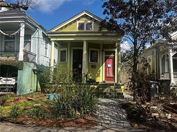 2nd image of 8219 Sycamore Pl