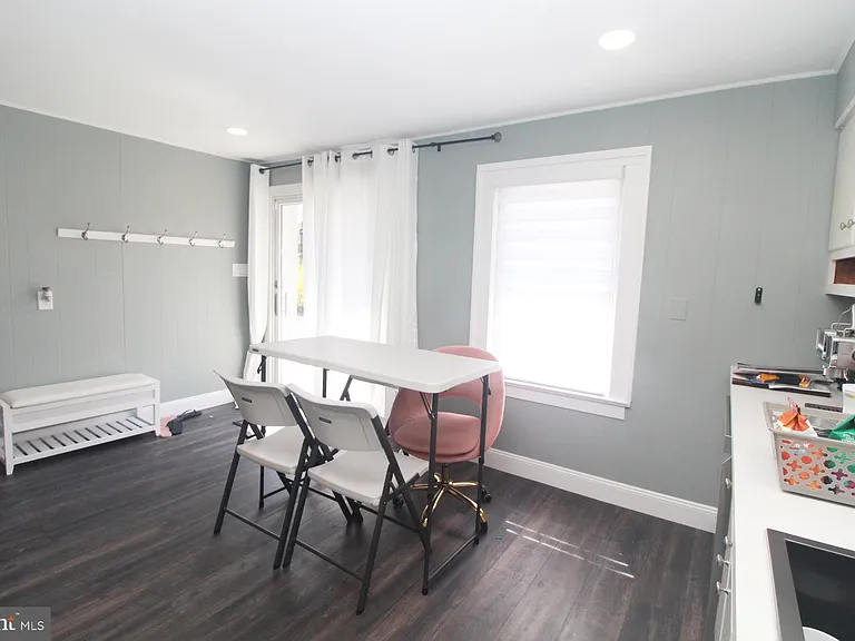 118 Washington Rd — Photo 10