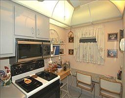 5th image of 9235 Lagoon Pl APT 304