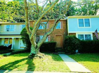 5832 High Bluff Ct, Burke, VA 22015