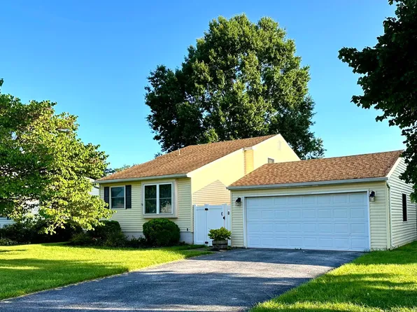 4957 Quince Dr, Reading, PA 19606