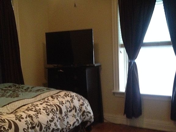 4th image of 3559 Halliday Ave