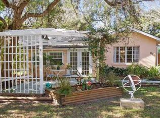 401 Ward Ave, Ocean Springs, MS 39564