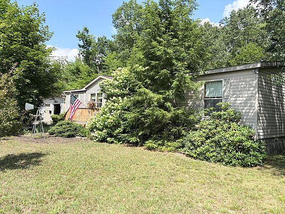 3rd image of 32 Foxfire Dr