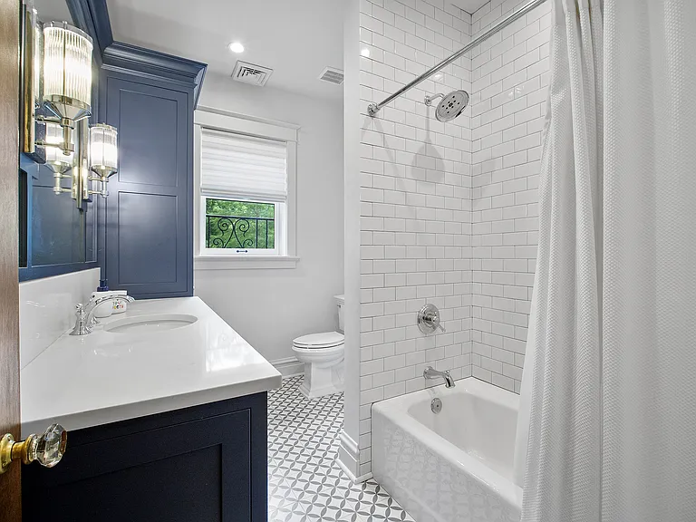 7071 Lindell Blvd — Photo 21