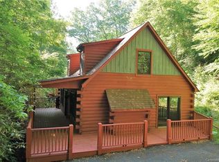 825 Country Club Dr, Maggie Valley, NC 28751