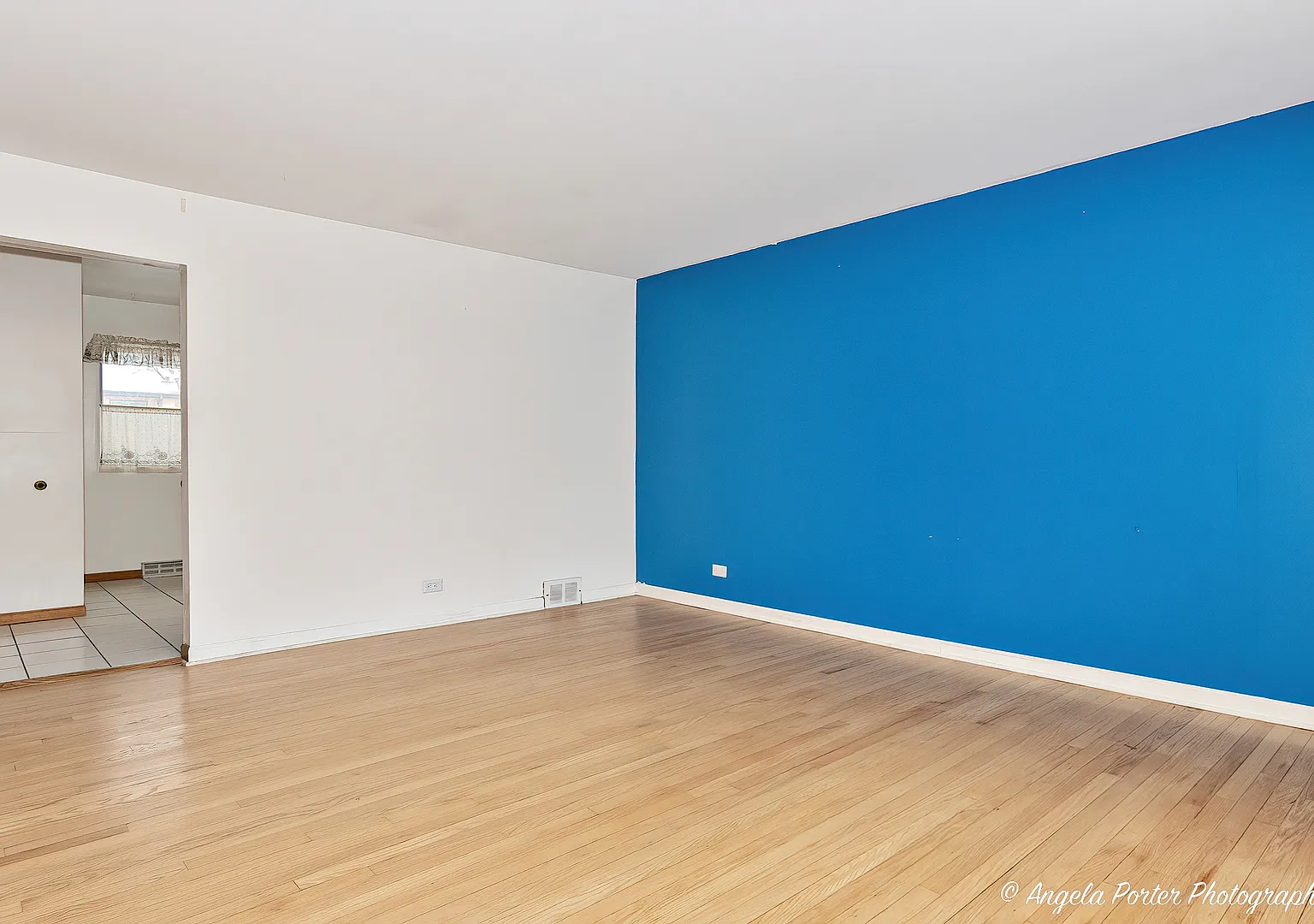 3 bed, 1.5 bath, 1150 sqft, $2,200 — Photo 2