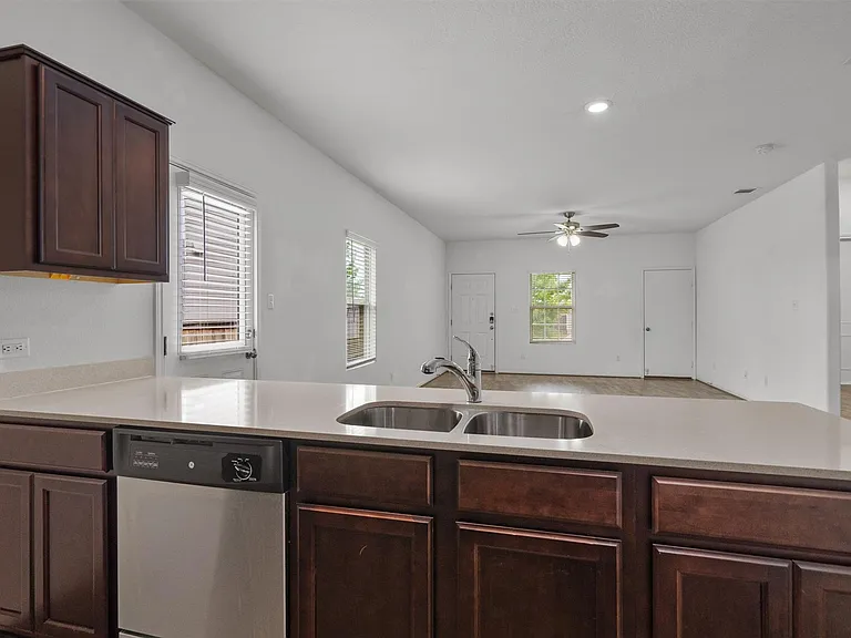 791 Circle Way — Photo 15