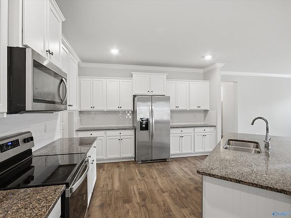 5th image of 14207 Leadenhall Ln