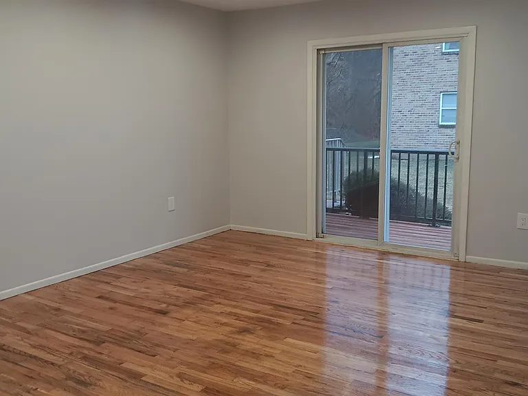 River Edge Apartments — Photo 38