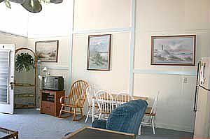 Bright & Airy, OC Feel