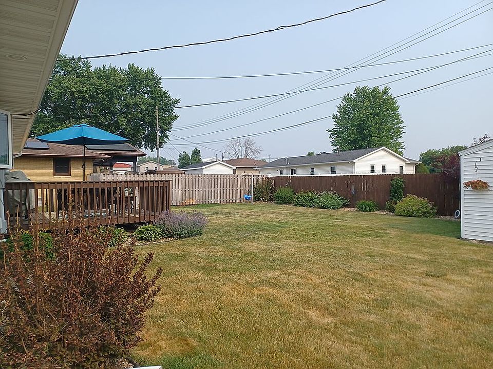 621 9th Ave SE, Dyersville, IA 52040 Zillow