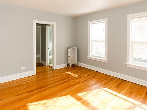 2nd image of 4602 N Beacon St APT 1B