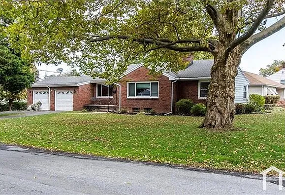 418 Hurstbourne Rd — Photo 1