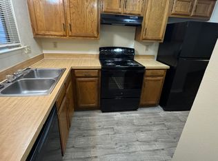 1000 W Prairie St APT 5, Denton, TX 76201