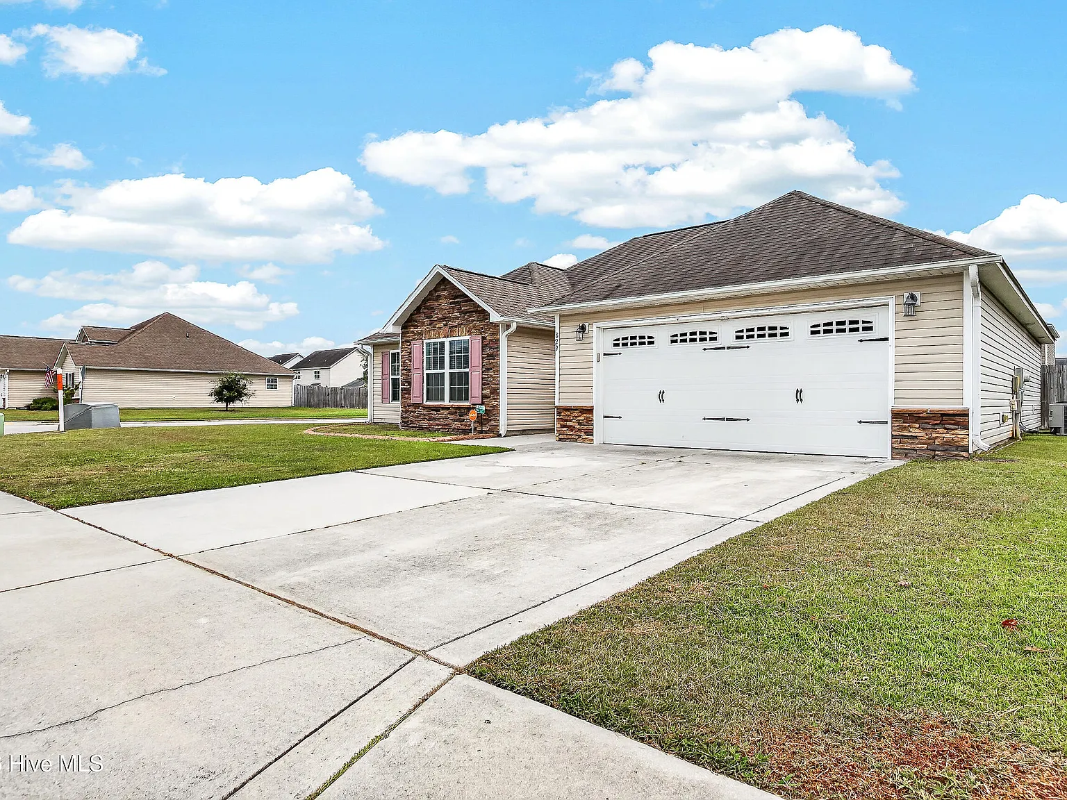 3 bed, 2.0 bath, $1,800 — Photo 3