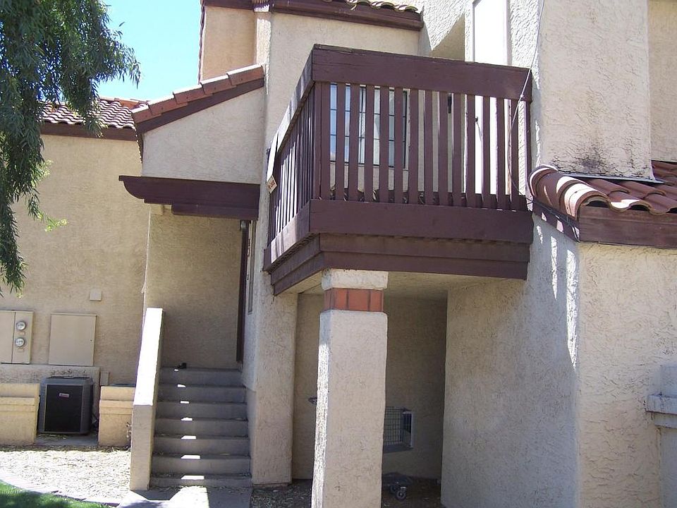 1st image of 700 E Mesquite Cir
