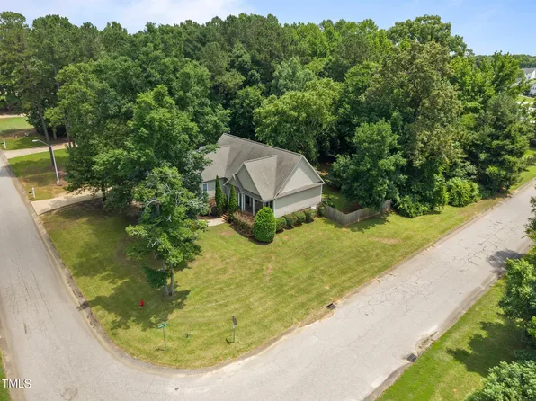 44 Supreme Dr, Lillington, NC 27546