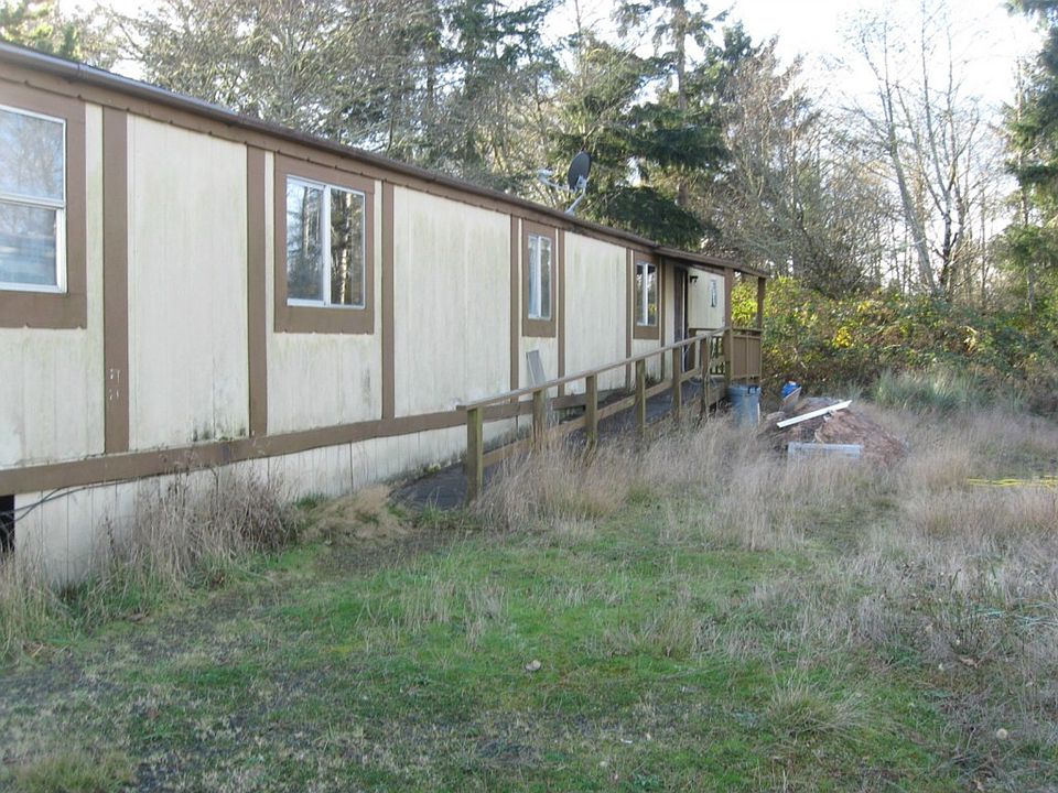 1st image of 775 Cardinal Ave NE