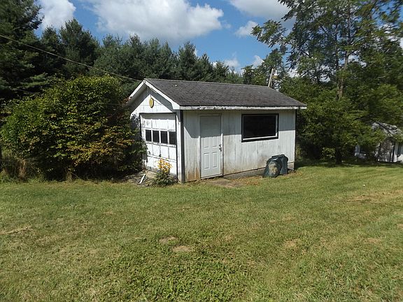 3rd image of 246 Bishops Chapel Ln