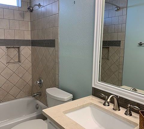 5th image of 1503 Clover Ln