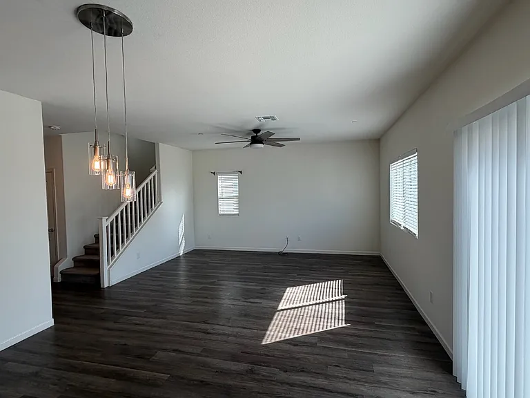 4265 Freemark Ave — Photo 8