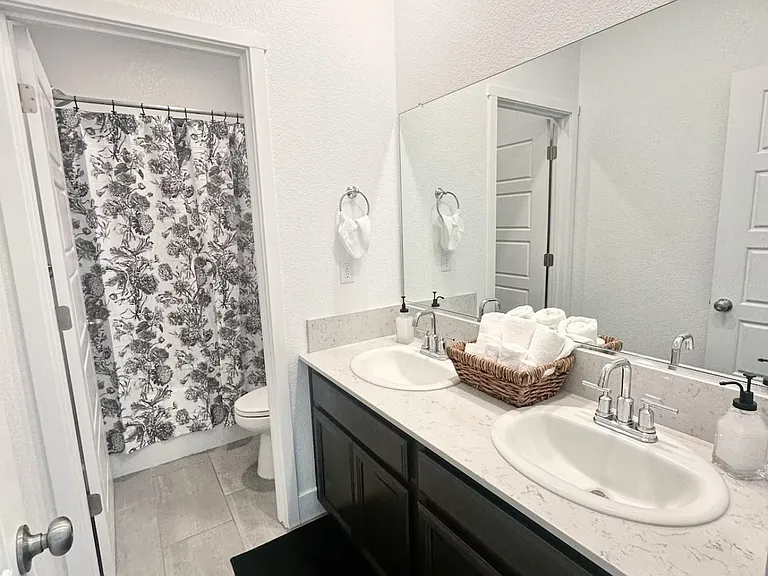 2437 Explorador Dr — Photo 16