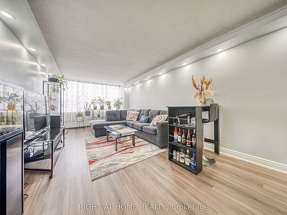 3rd image of 320 Dixon Rd #2014