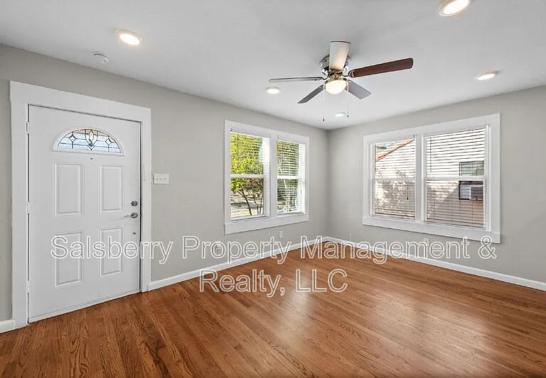 3772 W 6th St — Photo 3