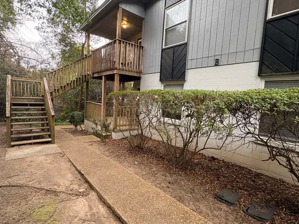 1530 Live Oak Dr #B-3, Tallahassee, FL 32301