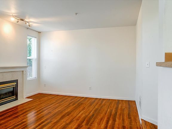 4th image of 8515 244th St SW APT A2