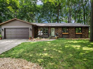 910 Wooded Ln, Marshall, MI 49068