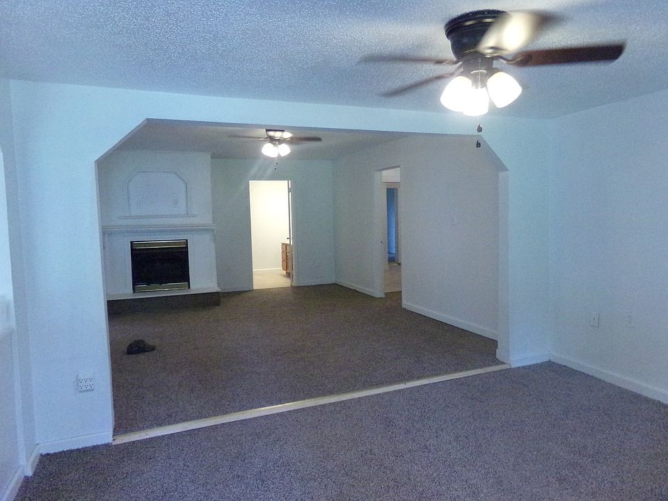 1st image of 1100 Valley Dr
