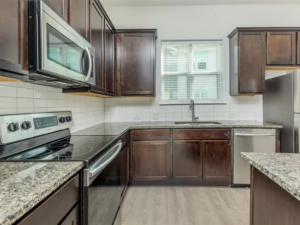 712 Enchantment Trl #712ET, Leander, TX 78641