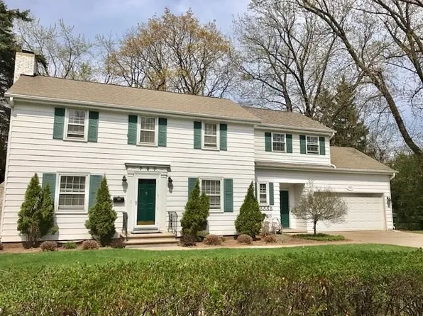 727 Ridgeway Blvd, De Pere, WI 54115