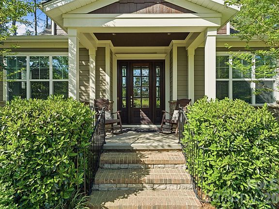 4th image of 3097 Sherman Dr