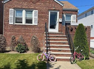 15622 96th St, Howard Beach, NY 11414