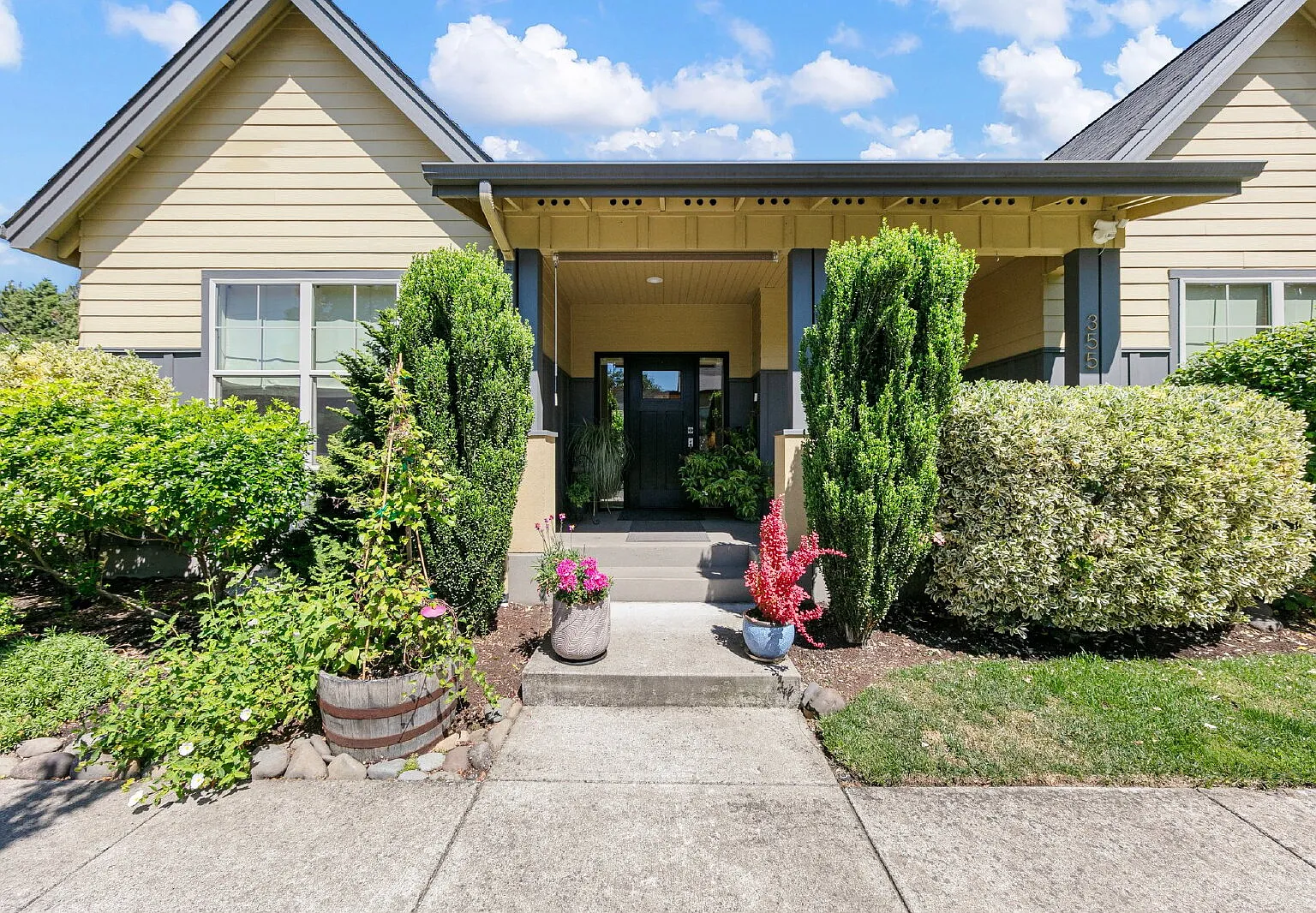 1 bed, 1.0 bath, $900 — Photo 2