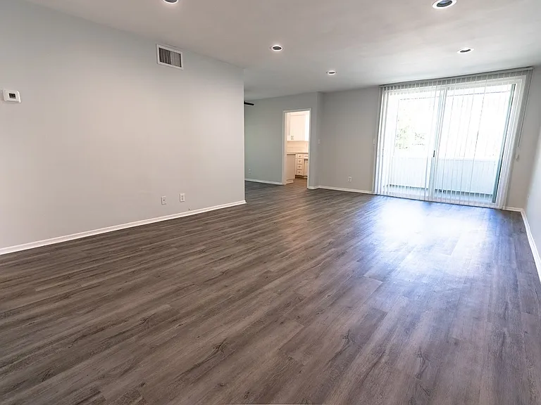 5302 Colodny Ave — Photo 30