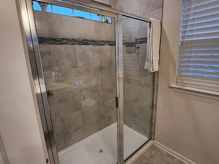 2561 Grantham Place Dr — Photo 59