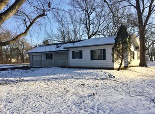 446 E Chestnut St, Paxton, IL 60957