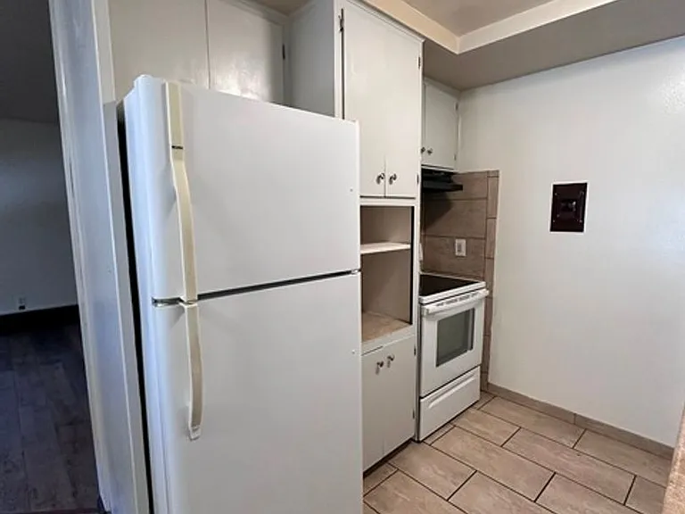 2544 Union St — Photo 5