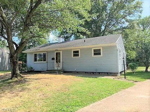 65 Circle Dr photo 1