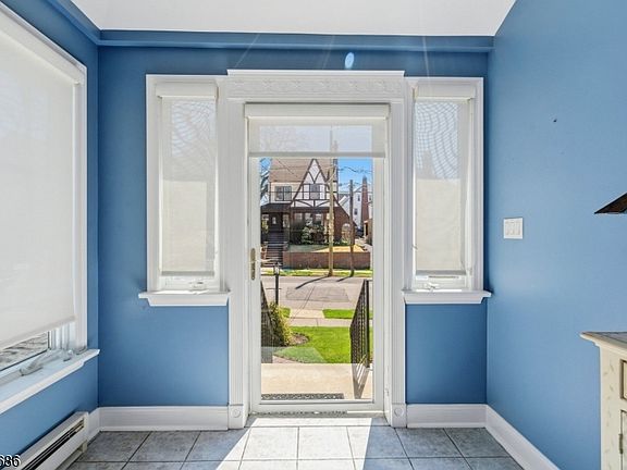 3rd image of 76 Montross Ave