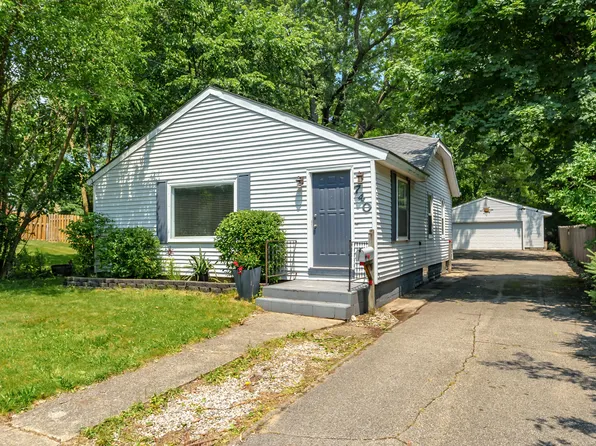 740 Parker Ave, Kalamazoo, MI 49008