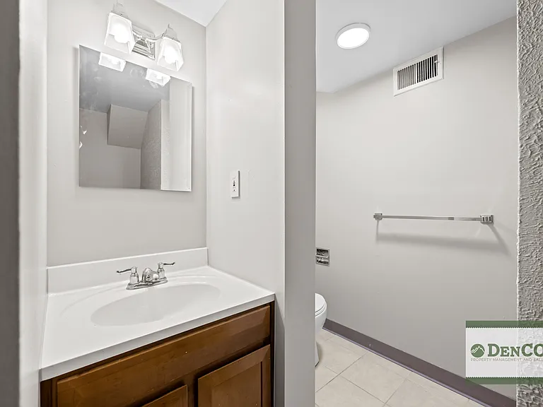 1659 S Kearney St — Photo 18