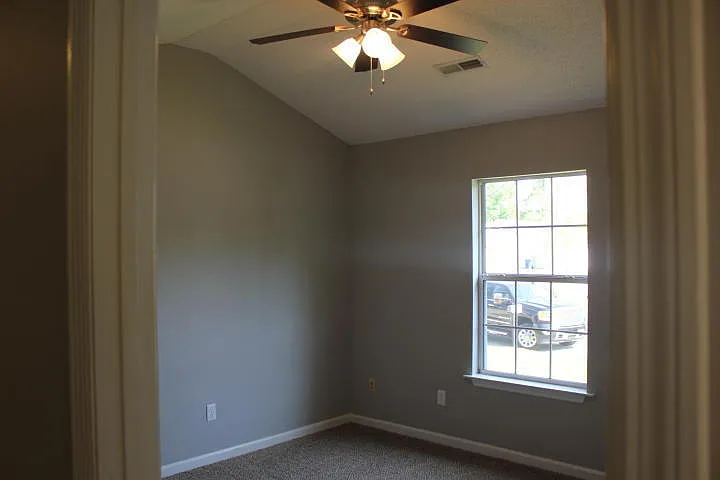 134 Ashdown Dr — Photo 7