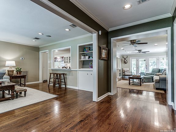 4th image of 155 Hillview