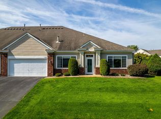 5843 Prairie Ridge Dr, Shoreview, MN 55126