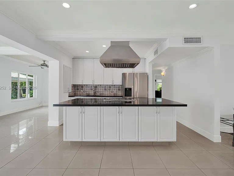 5901 SW 45th St #O — Photo 3